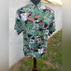 PreOwned Reyn Spooner Shirt Men's L Green Hawaiian University of Hawaii
